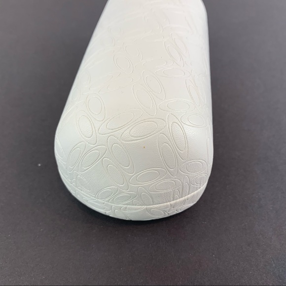 Oakley Sunglasses Case - Picture 3 of 7